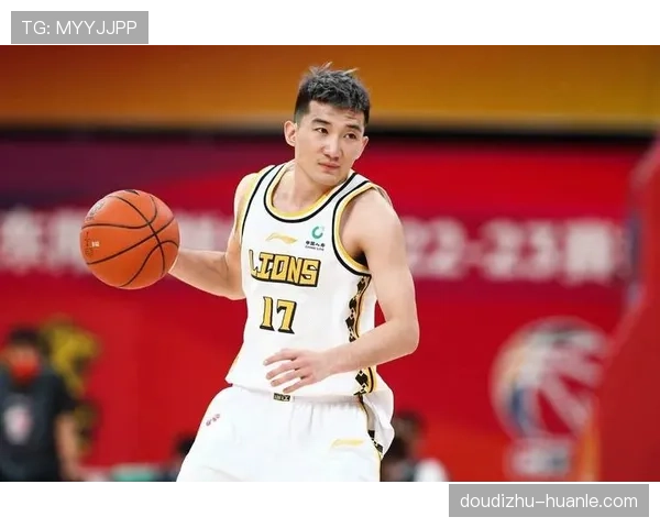 孙铭徽转型组织核心见成效 广厦后卫以传球引领球队攻势